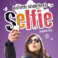Selfie - Mariëtte Middelbeek